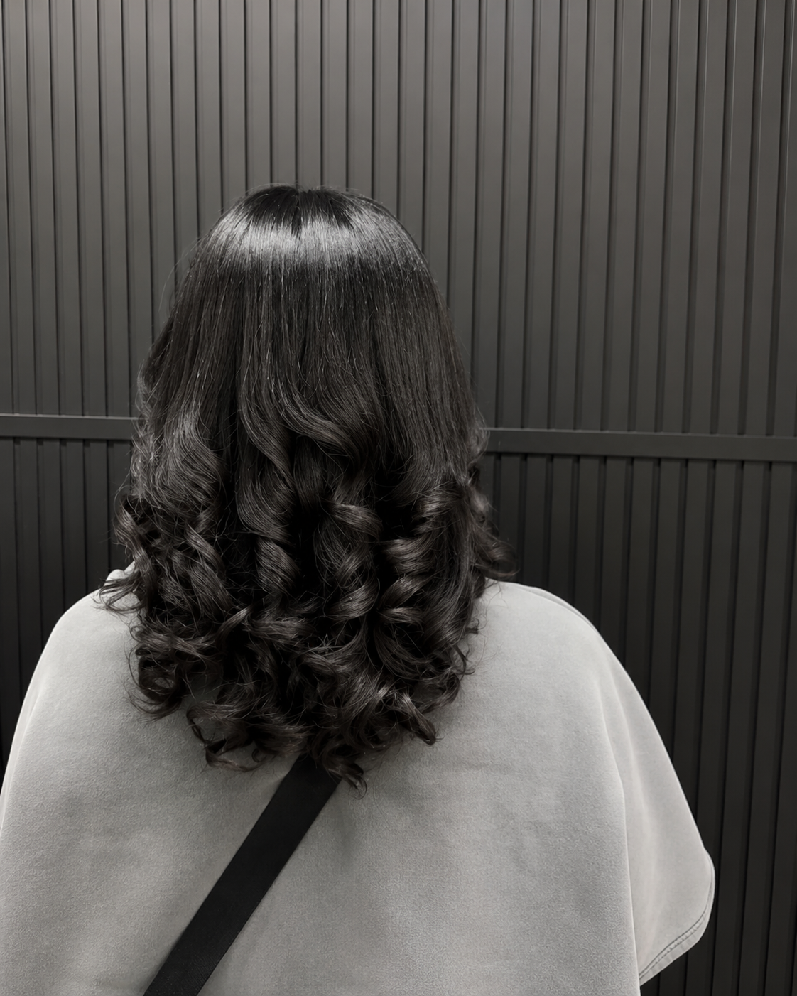 Dark curly blowout set